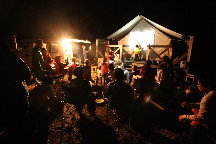 鳴子温泉郷とは - 鳴子の夜の祭りの様子 鳴子温泉郷とは - 鳴子の夜の祭りの様子